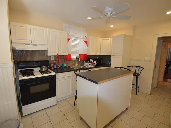Kitchen before renovation